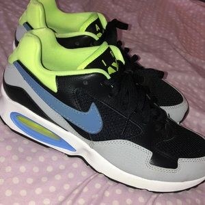 Nike Air Max ST- size 8. GREAT condition!